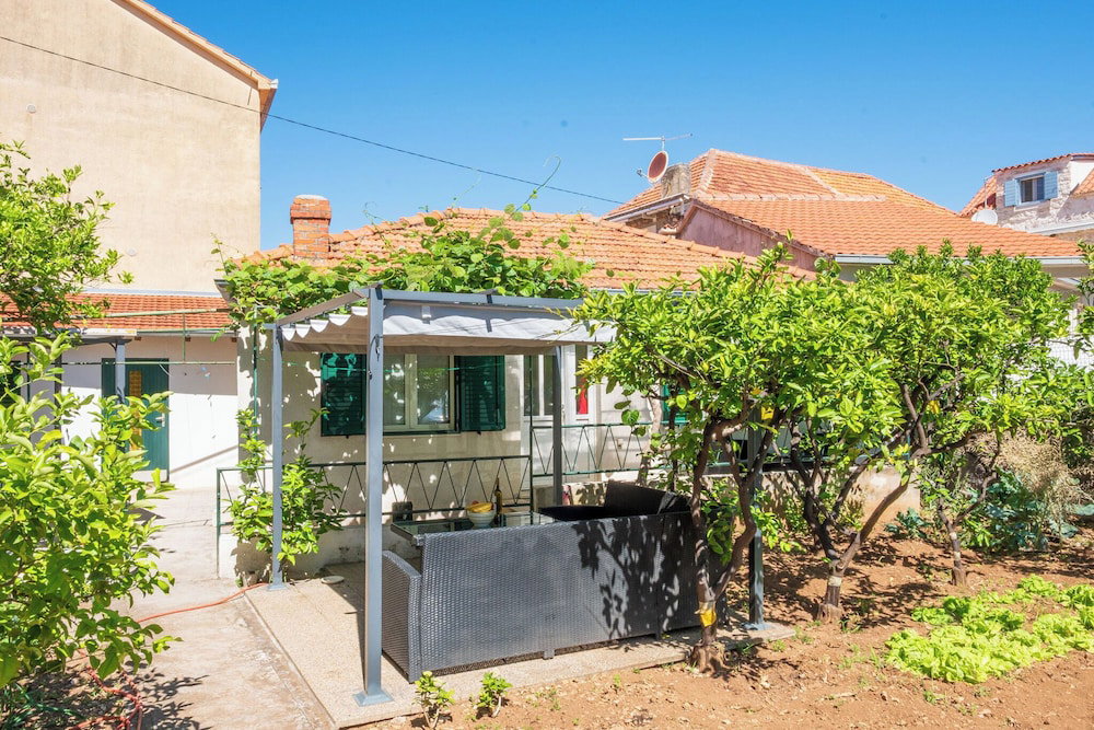 Hotel House Frane