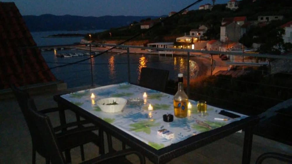 Apartmani Loredana - One-Bedroom Apartment With Sea View
