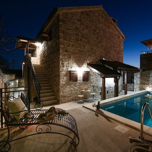 Hotel Villa Laurana cazare Pakostane