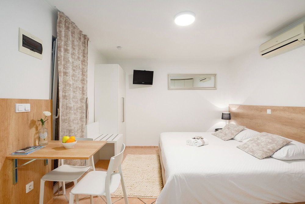 Hotel Room-Apartments & Rooms Buble - Studio W