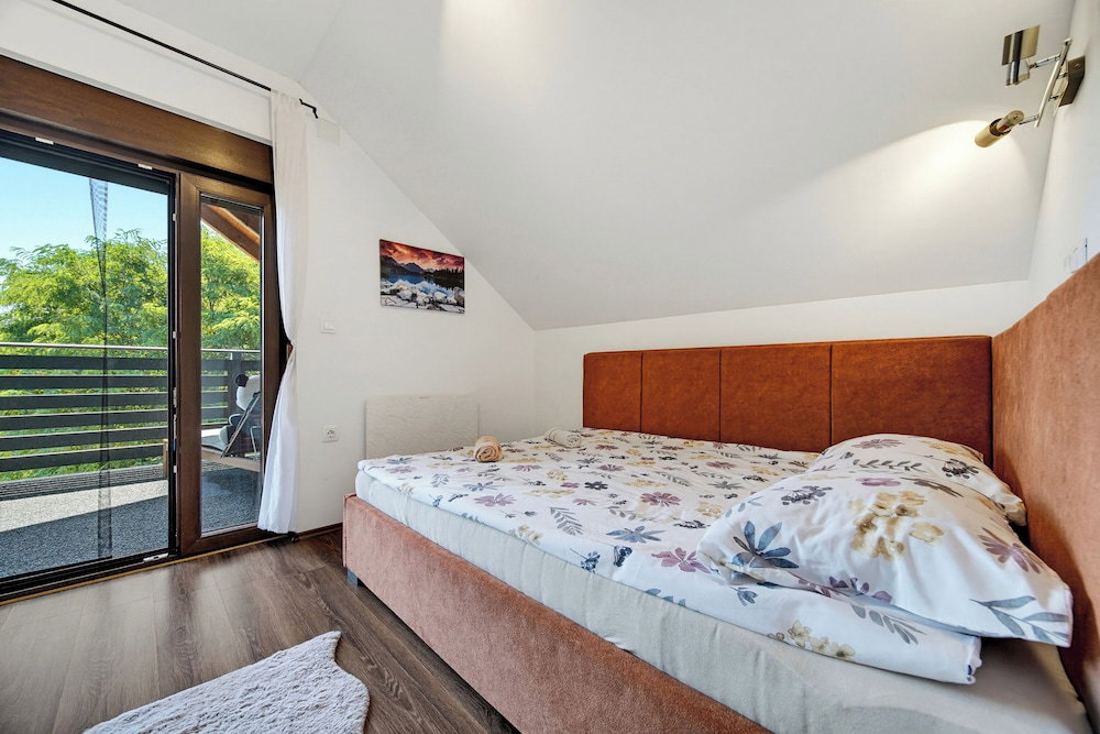 Hotel Greenwood Retreat With Hot Tub & Sauna