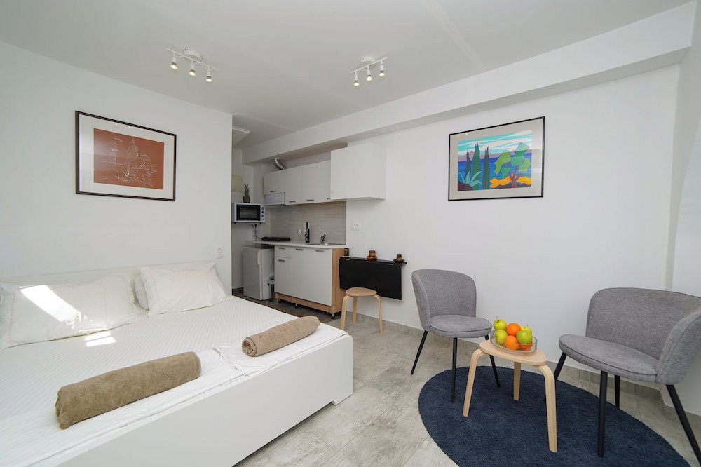 Hotel Victor - Adorable Studio With Terrace