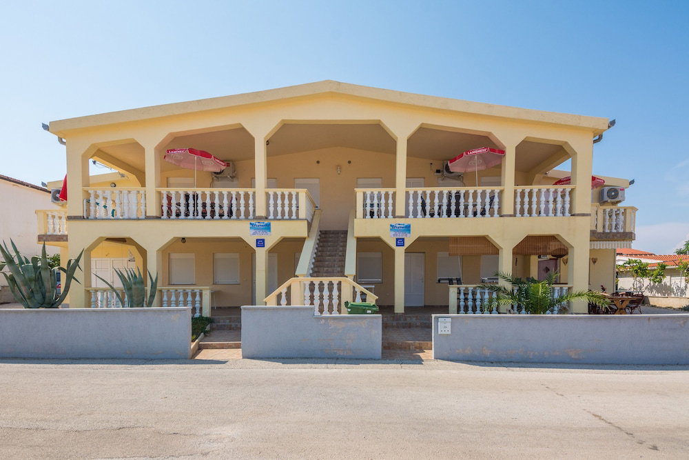 Hotel Apartments Delic - Pejic