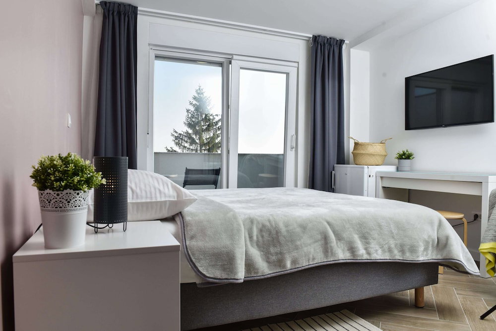 Hotel Rooms At Zajceva 34