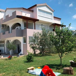 Hotel Delightful Apartment In Radovin With Garden cazare Razanac