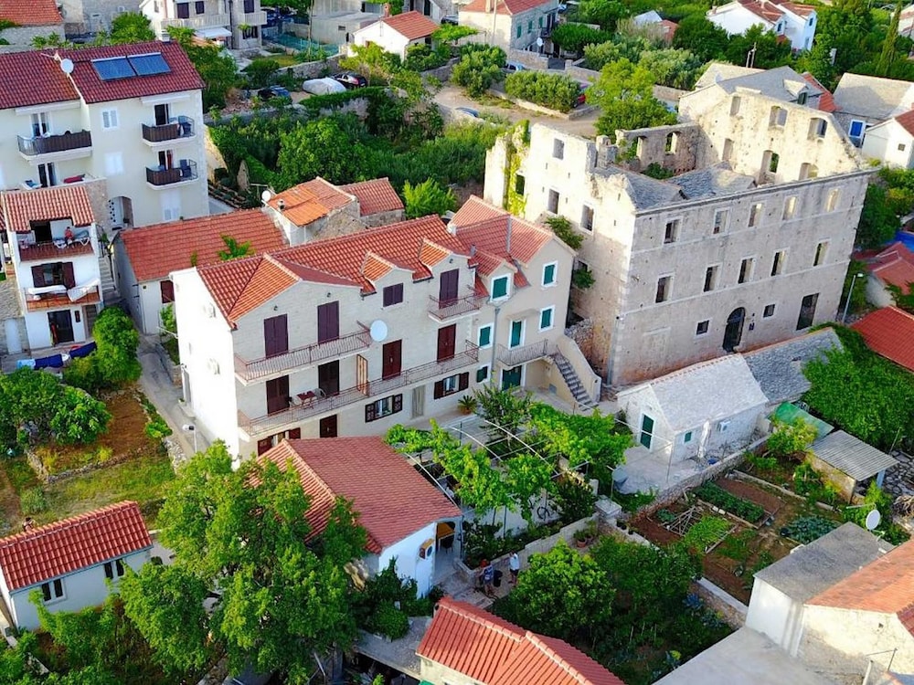 Hotel Apartments Paloc