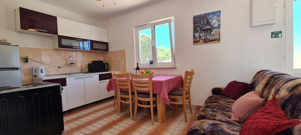 Hotel House Karmela
