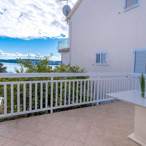 Hotel Apartment Golden Blue Sea cazare Donji Seget