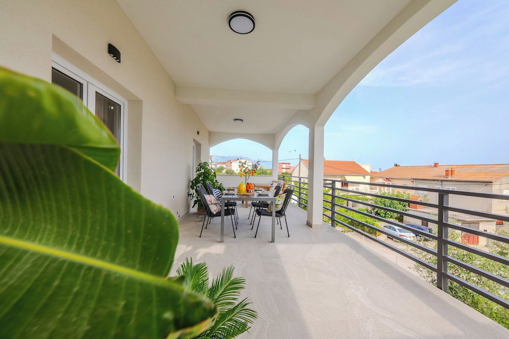 Hotel Luxury Apt Near Beach W Big Terrace And Sea View