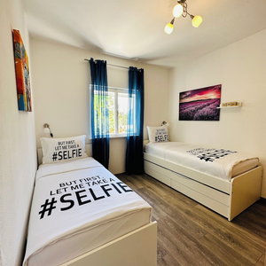 Hotel Beach House Bol cazare Bol
