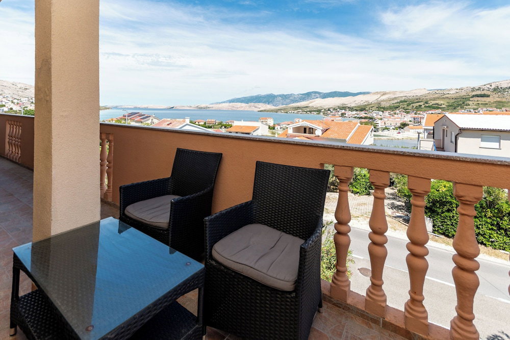Hotel Apartments Crljenko With Sea View