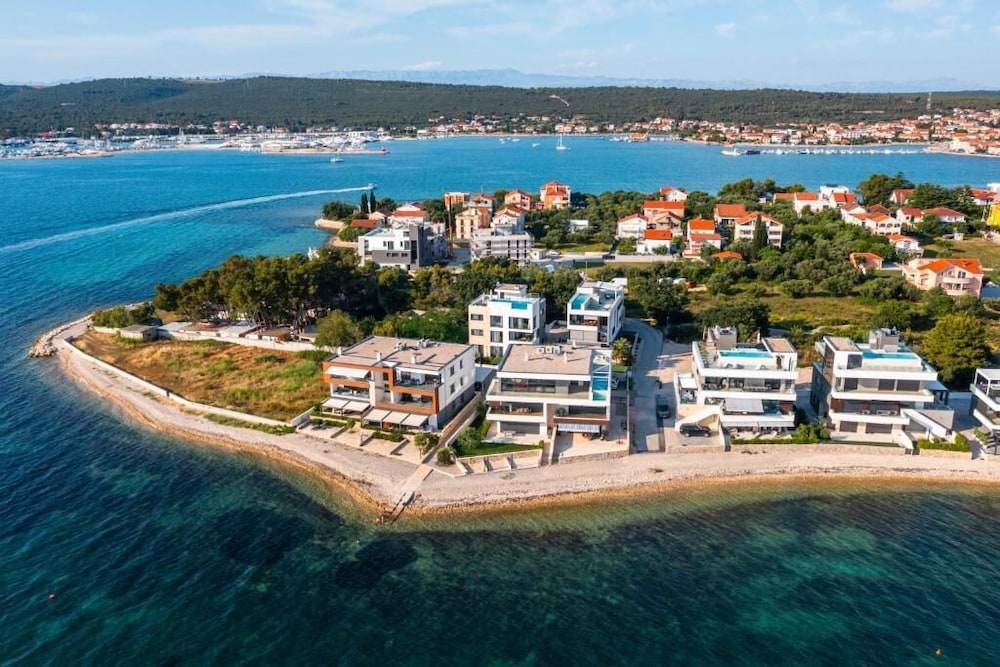 Hotel Crystal Holiday Residence