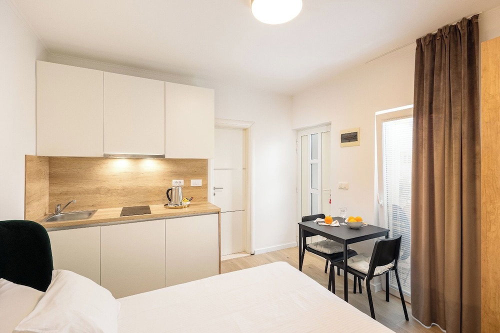 Hotel Room-Apartments & Rooms Buble - Studio W