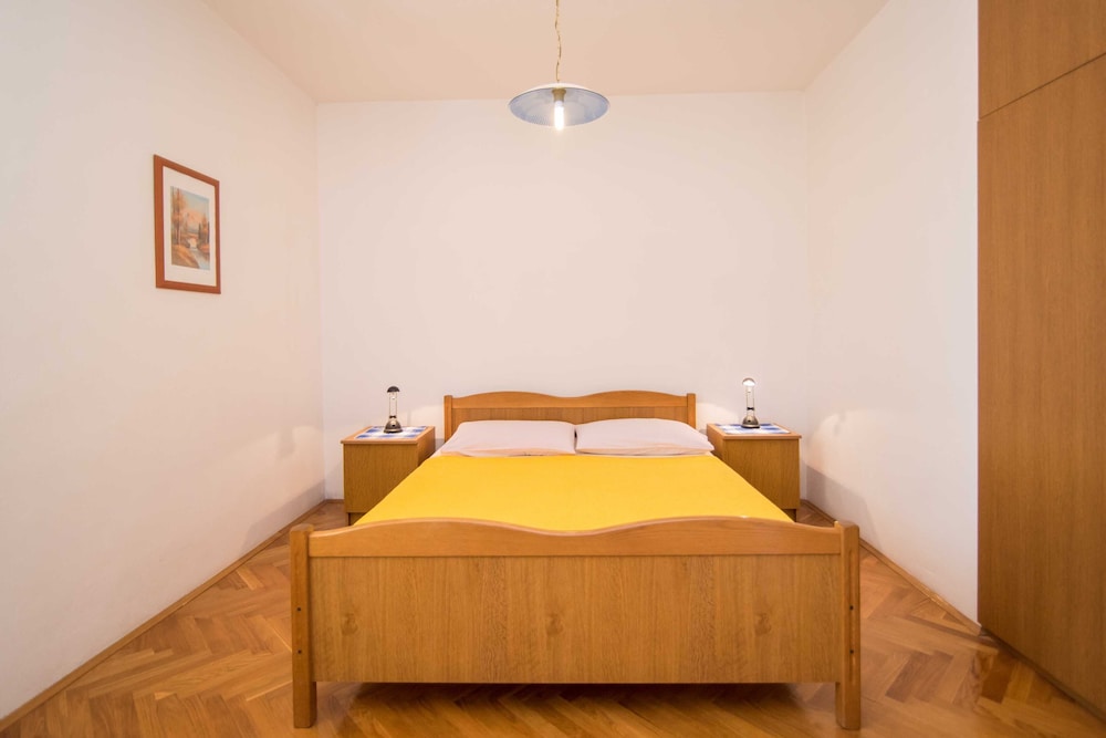 Hotel Comfortable Kastel Stafilic Apartment With Balcony
