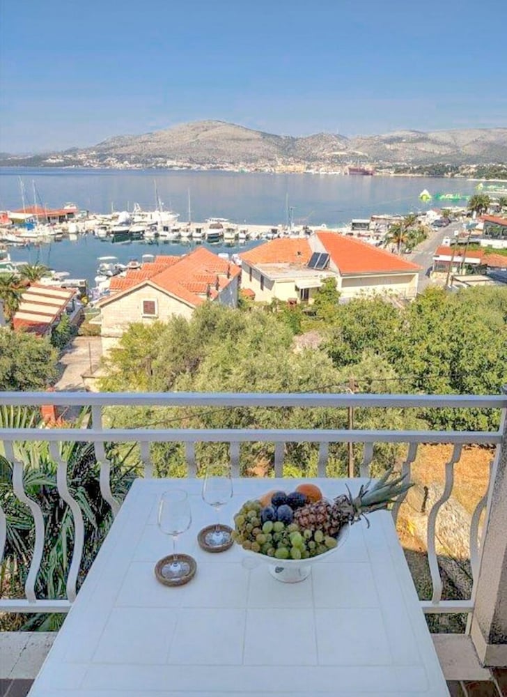 Hotel Apartment Biserka