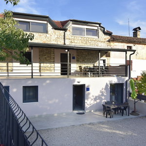 Hotel Comfortable Vacation Retreat With Parking cazare Buje