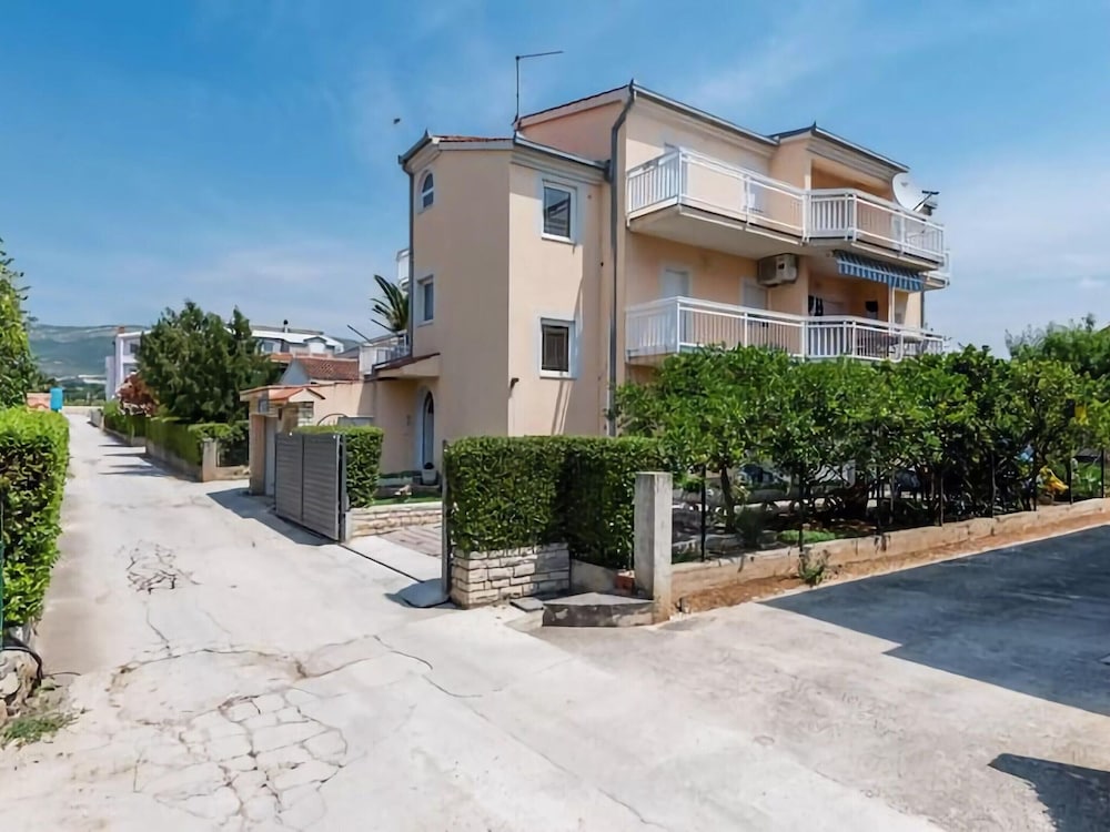 Hotel Apartment In Kastel Near The Sea