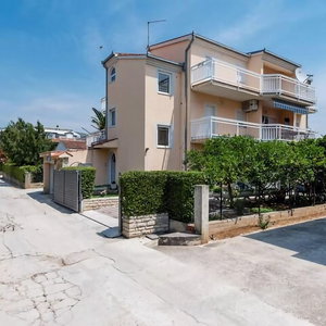 Hotel Apartment In Kastel Near The Sea cazare Kastel Kambelovac