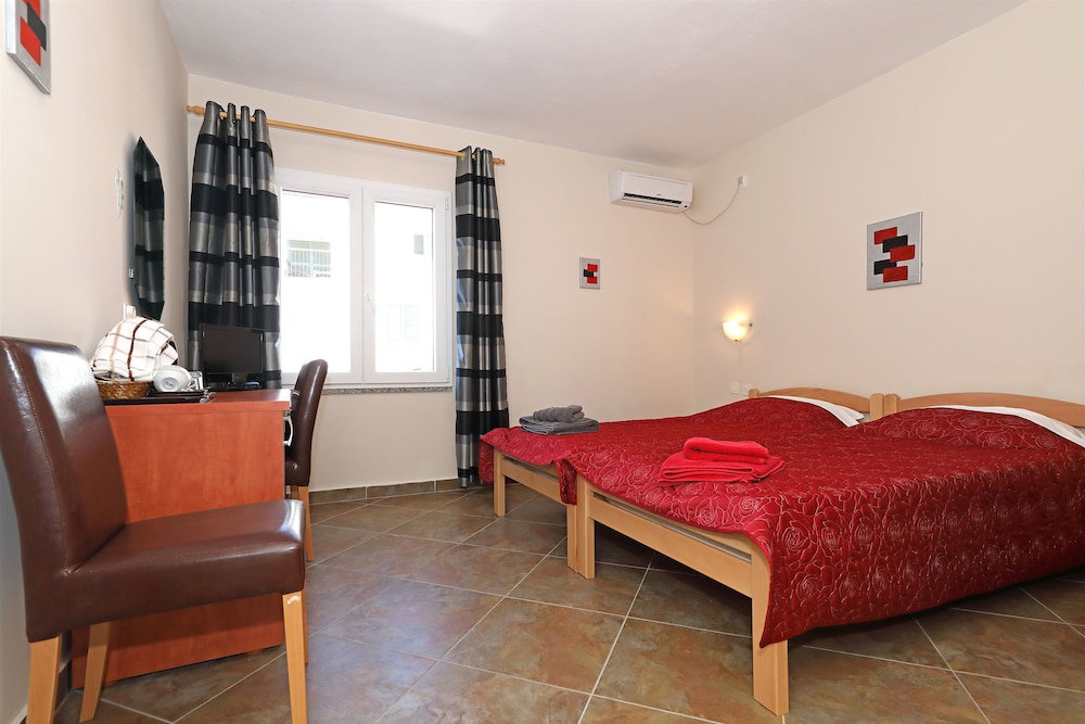 Hotel Rooms Zdravko