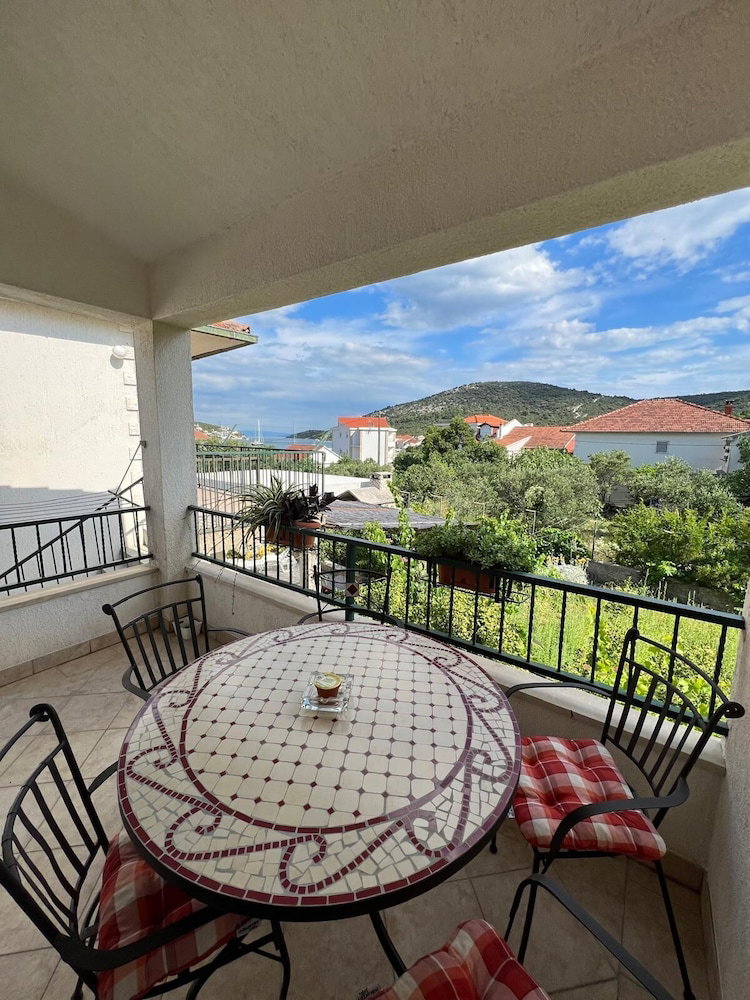 Hotel Apartments Luna