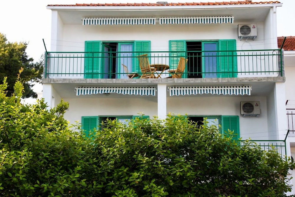 Hotel Apartments Mladenka