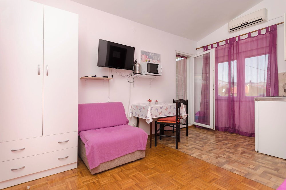 Hotel Apartments And Room Take It Easy