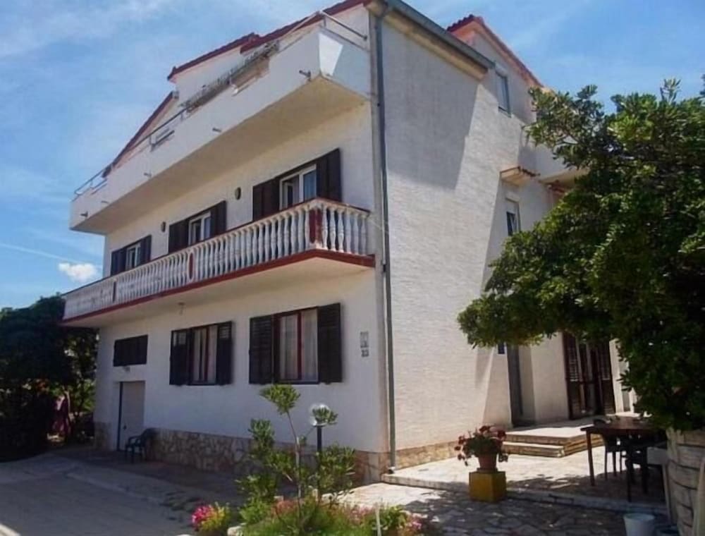 Hotel Apartments Tara