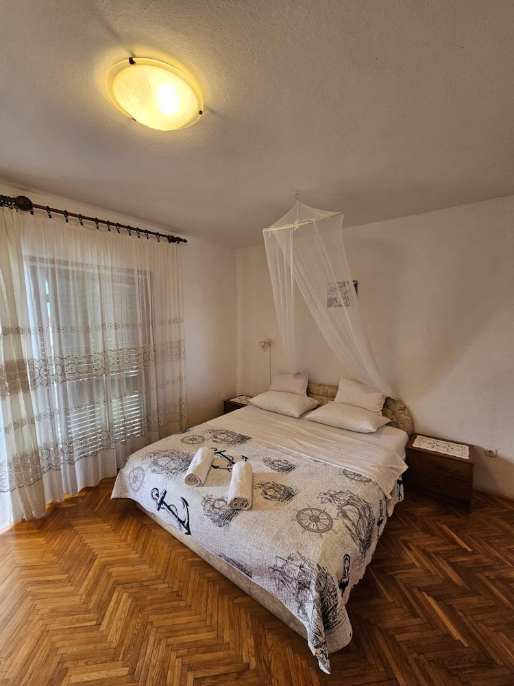 Hotel Studio In Tribunj Near Bristak Beach