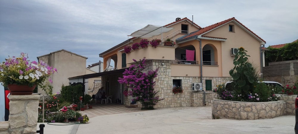 Hotel Apartment In Razanac Near Beach Rtina
