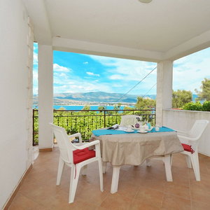 Hotel Apartments Nedjeljko cazare Trogir