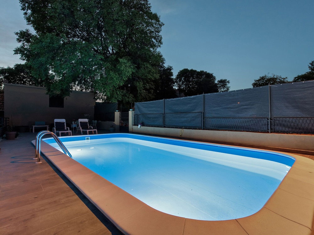 Hotel Holiday Home In Drnis With Pool & Etnoland