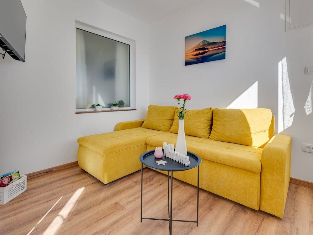 Hotel Tastefully Designed Apartment In Karlobag