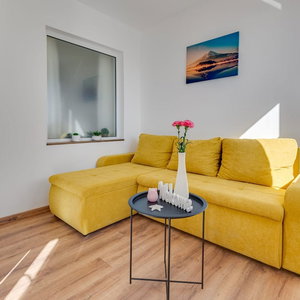 Hotel Tastefully Designed Apartment In Karlobag cazare Karlobag