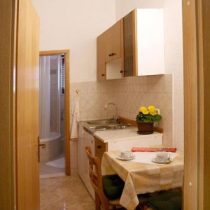 Hotel Apartments Bozana cazare Kastel Kambelovac