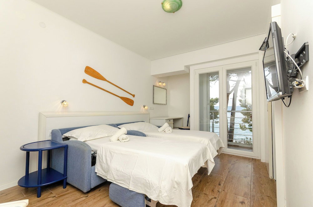 Hotel Apartments Beach House Paradiso