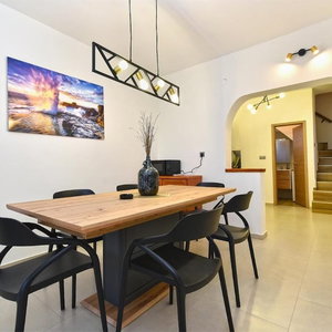 Hotel Stylish Family Retreat With Shared Pool cazare Fazana