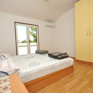 Hotel Apartments Renato cazare Novalja