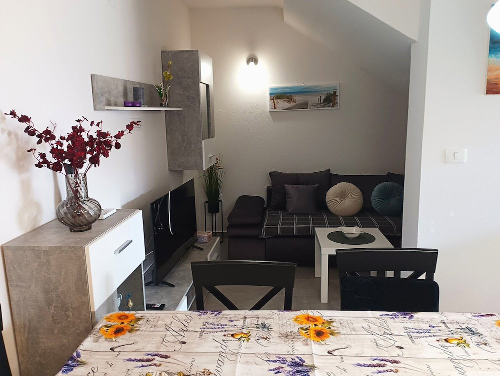 Hotel Apartment Adrijana