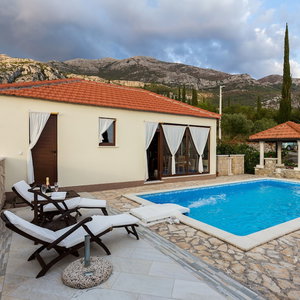 Hotel Holiday Home Lazuština Paradise cazare Gruda