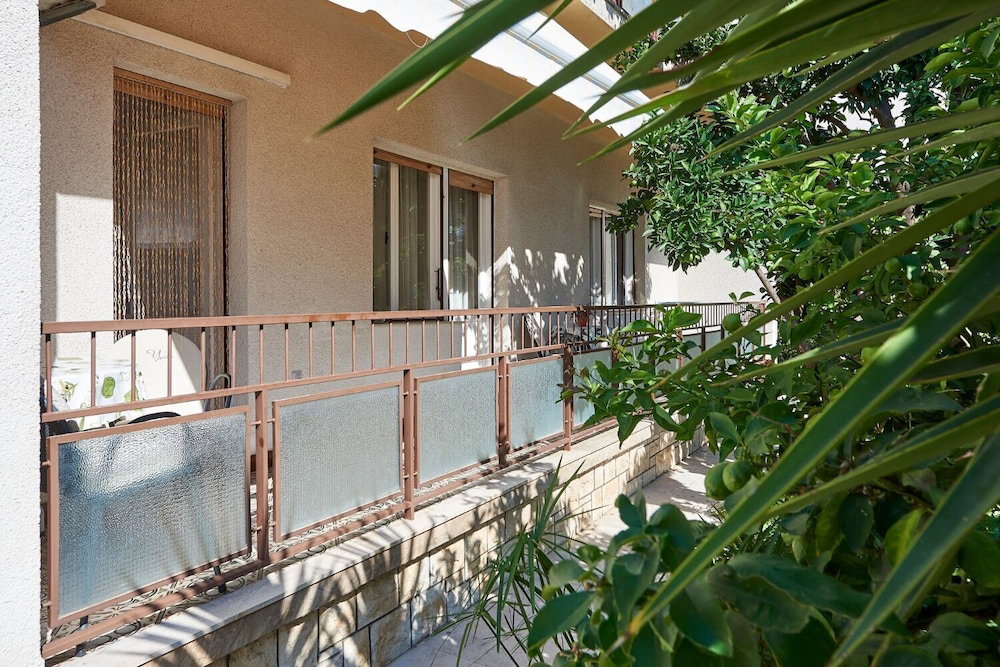 Hotel Apartment And Rooms Ivo
