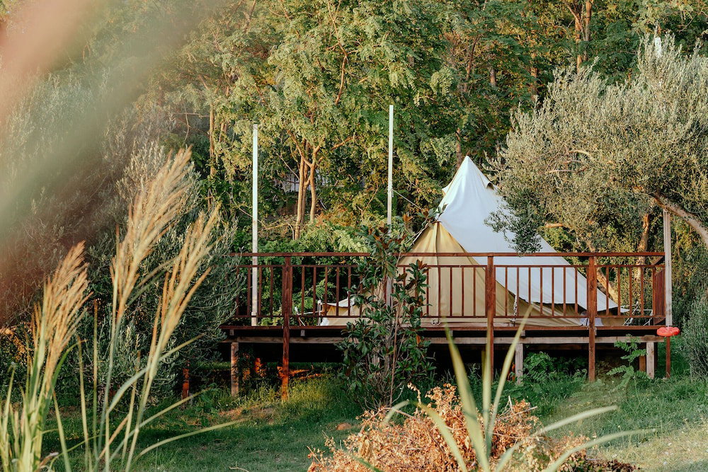 Hotel Ljubac Glamping Belltent Robinson