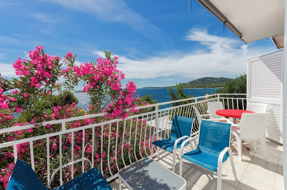 Hotel Apartment Zamalin Seaview
