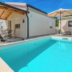 Hotel Holiday Home Ella cazare Privlaka