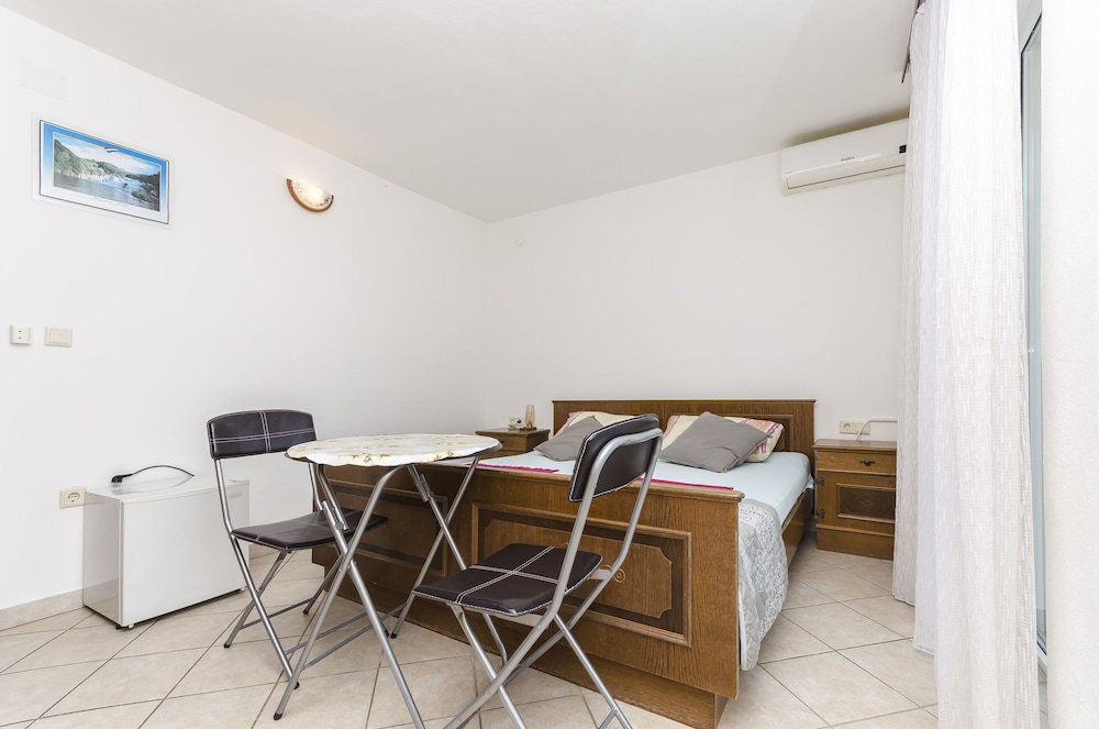 Hotel Apartment And Room Ilija