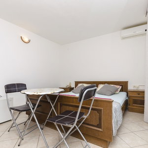Hotel Apartment And Room Ilija cazare Tribunj