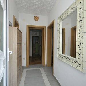 Hotel Apartments Ivica cazare Kastel Kambelovac