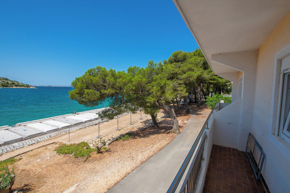 Hotel Apartments Calida B