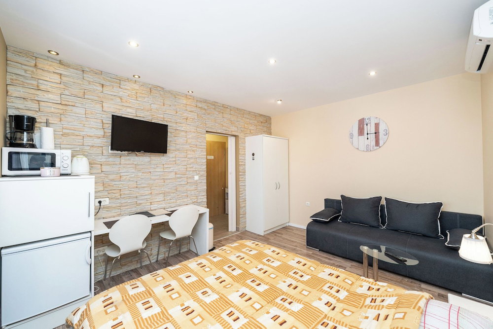 Hotel Apartments Tomo