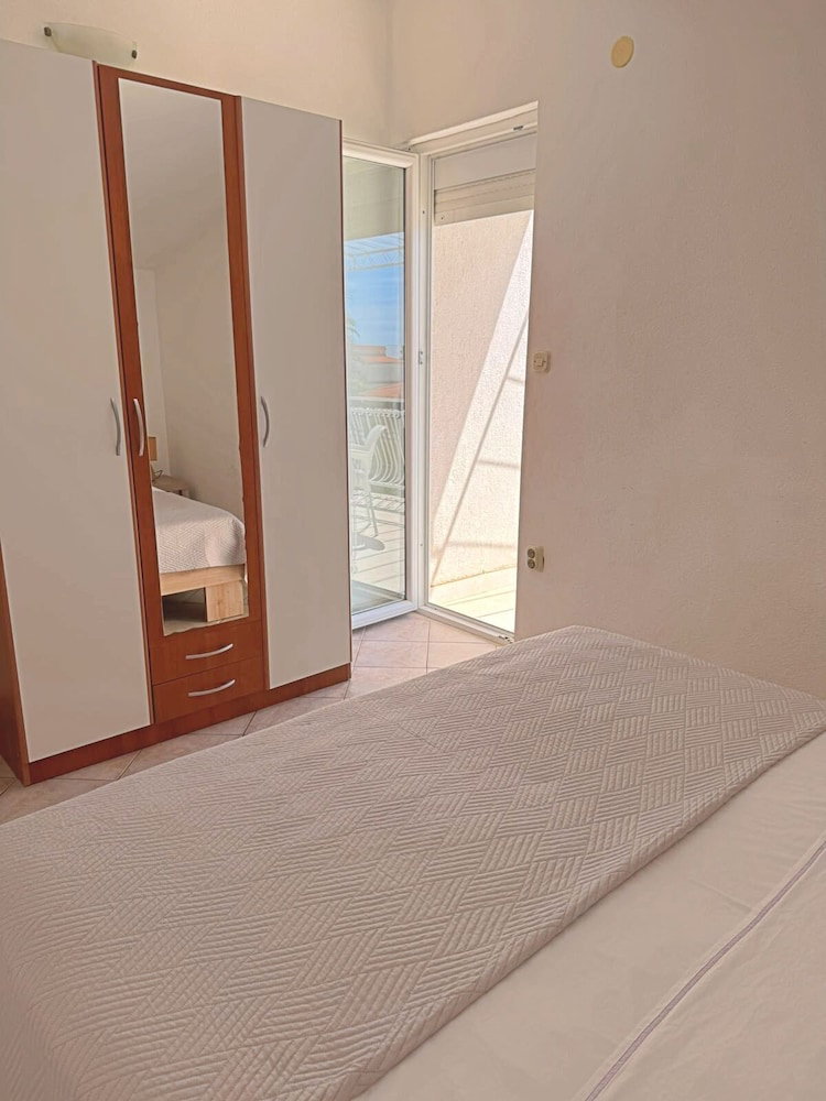 Hotel Apartments Luca