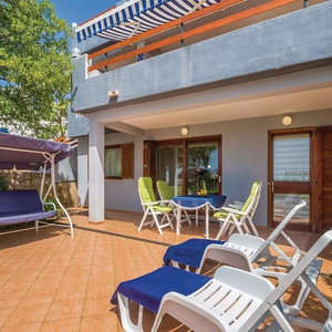 Hotel Apartments Ivni cazare Karlobag